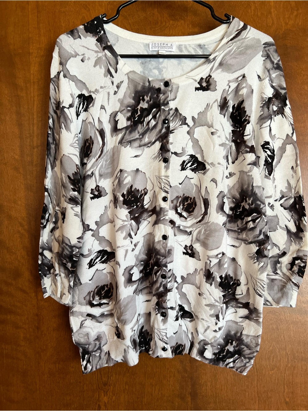 JOSEPH A Black & White Floral Button-Front Women's Sweater